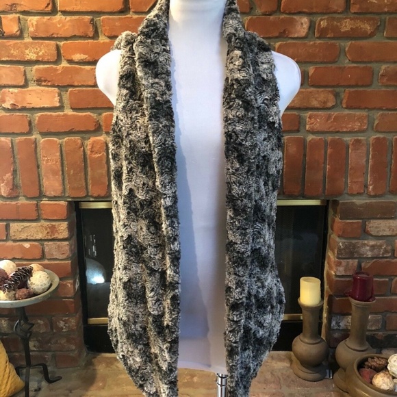 Soft Plush Faux Fur Open Front Jacket Vest - Picture 3 of 5